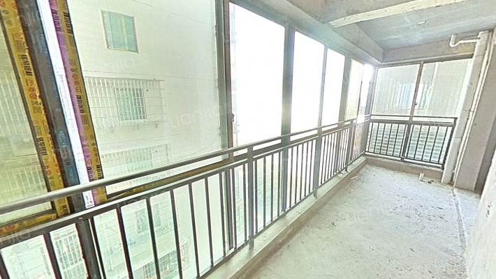 江山盛宴 一线江景 电梯中层 户型通透 看房方便-阳台