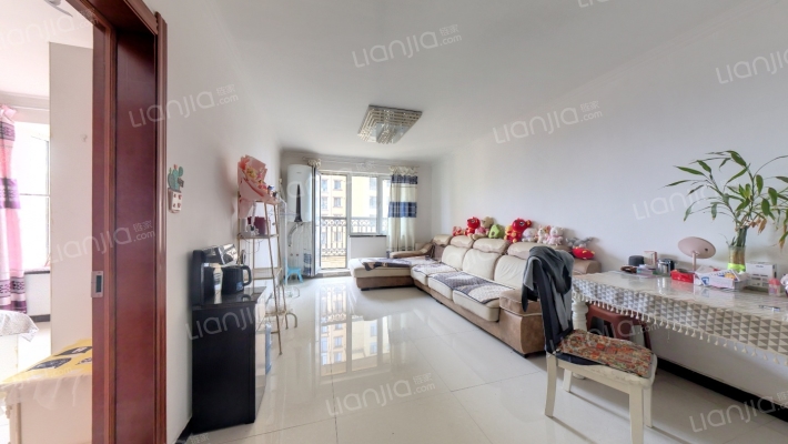 朝南两居，房本满二，高楼层视野开阔-客厅