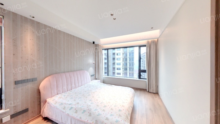 龙湖高品质大平层，两梯两户版式通透，住家新中式装修-卧室C