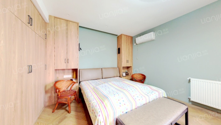 江都怡园 精装 看江 两套打成的一套大户型 宽敞舒适-卧室B