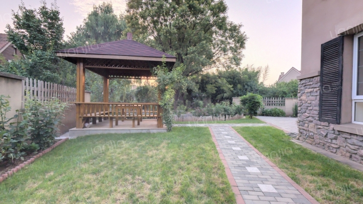 丹佛尔湾 5室2厅 南 北-露台按现状绘制，如有偏差请以产权面积为准。