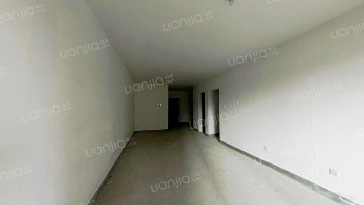 南向小三居，一层带花园，有钥匙，看房方便-客厅