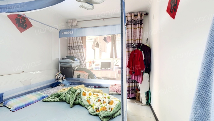 水岸花城精装大一居，一层进出方便-卧室A