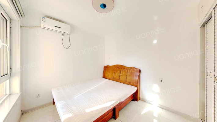 房子户型方正采光充足，居住舒适-卧室A