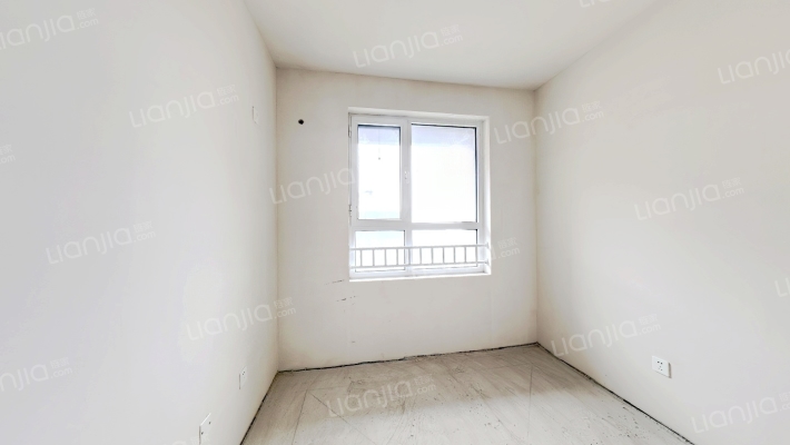 环境优美安静，小区绿化好 配套齐全，出门集贸市场-卧室C