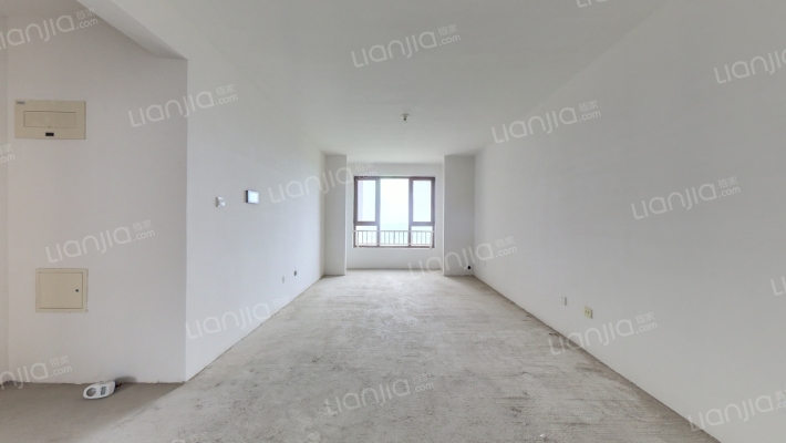 南北通透三居，中间楼层，采光充足，视野开阔-客厅