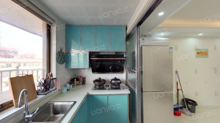 实验西20米长江新村精装2室，2向阳户型方正通透采光好-厨房