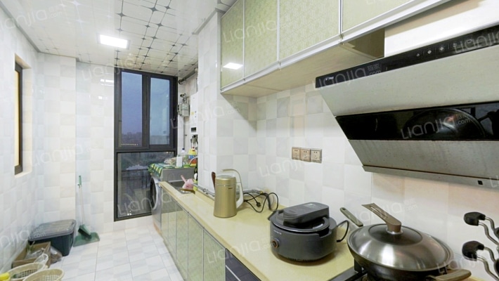 中交锦湾三室两厅 交通便利 小区环境干净舒适-厨房