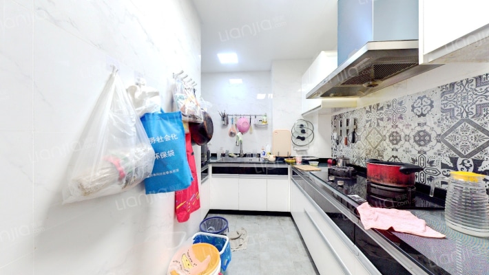 中南锦城  97平精装两房一卫   业主诚意出售-厨房