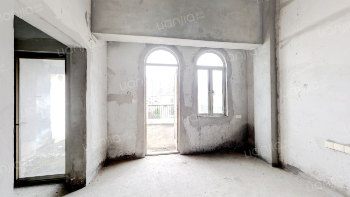 万达旁 临秦谭湖公园 边户大别墅 全新毛坯-卧室D