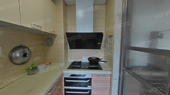 愉景湾精装三居室出售，双阳台两个卫生间方便一家人住-厨房