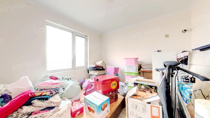 香邑溪谷人车分流社区 房本满二带车位和地下室-卧室A