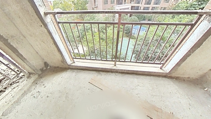 带300平方的私人露台平平台  房子采光好边户-阳台