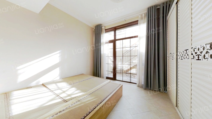 独栋别墅,满五年,南北通透,带院子,采光好.-保姆间