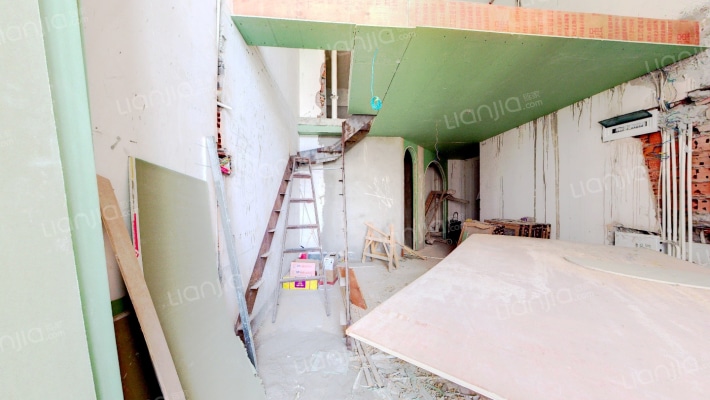 南滨路长嘉汇二期 5.1米挑高 买一层变两层 功能性强-卧室