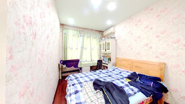 南坪 上海城大3房 单价低 楼层好 邻轻轨商圈万达广场-卧室C