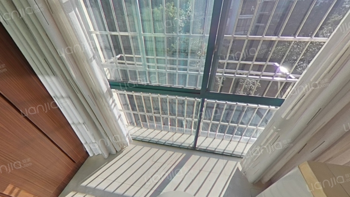 东江丽景 精装3房 带楼下杂物间-阳台
