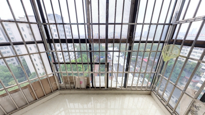 骏亚上河城，电梯房两室中间楼层，简装83平老证可按揭-阳台B