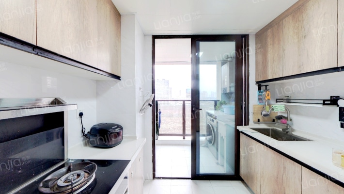 龙湖高品质小区，电梯入户，四房带地暖精装修哟-厨房