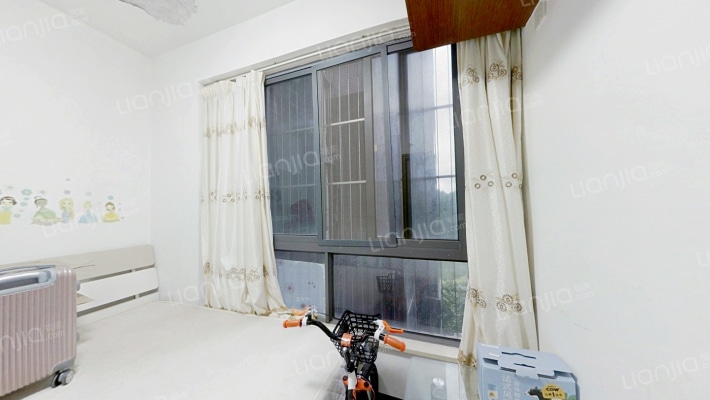 邻近新天虹 电梯小三房 南向 精装修自住房-卧室A
