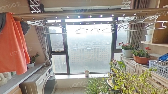 鑫地理想城 电梯中层 精装三室 采光好-阳台