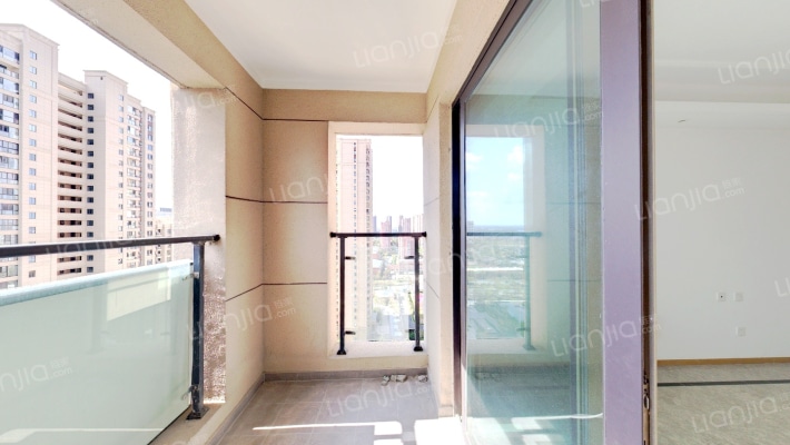 天玺开发商精装三房 户型方正 品质小区-阳台