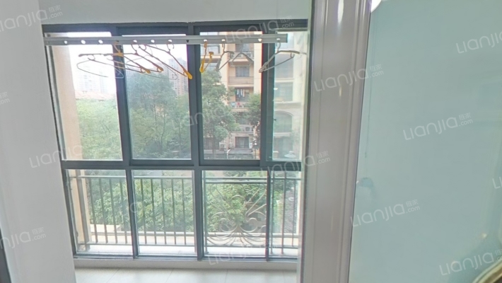 香江水岸新城 步梯洋房2楼 中式装修 配套齐全-阳台