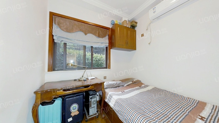 精装房可以拧包入住小区环境优美坐拥照母山公园-卧室B
