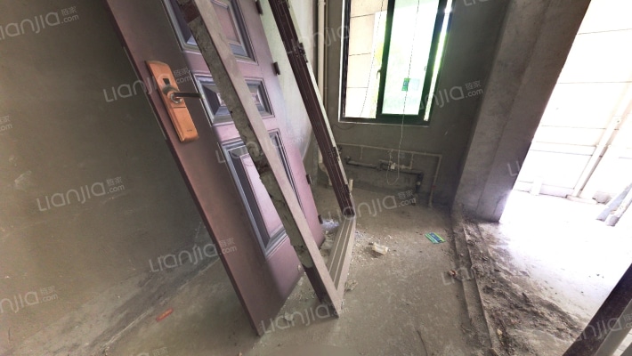 中间位置，土建改造好，安静，可谈-厨房
