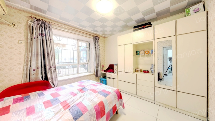 西南两居  采光一般  简单装修-卧室B