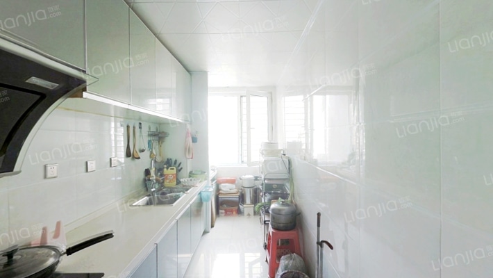 南北通透大两居，楼层好无遮挡采光好。-厨房