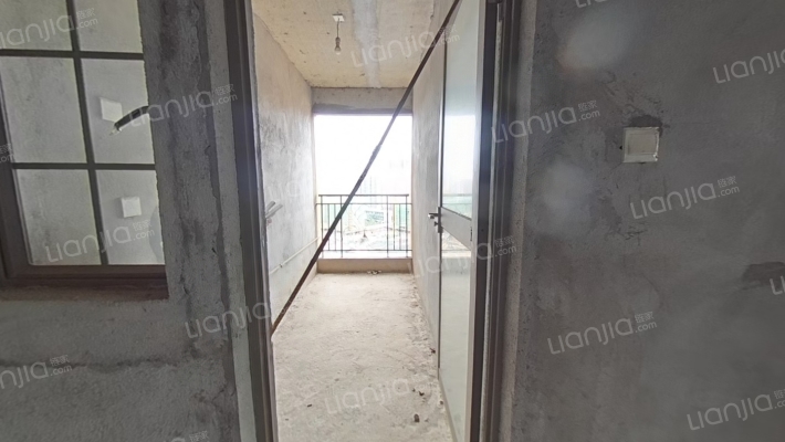 香江水岸新城电梯中层 ，全新毛坯，品质小区，-阳台