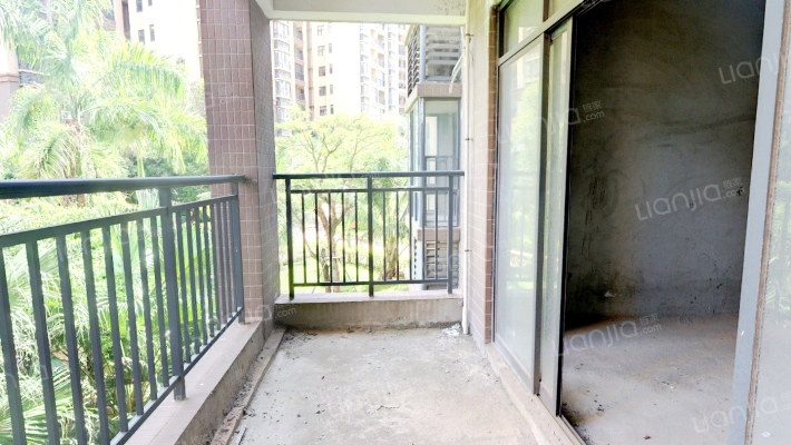 四季康城二期工大嘉园，毛坯房可根据自己风格装修-阳台