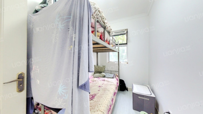 南北通透三居，业主家自住装修，全天采光-卧室A