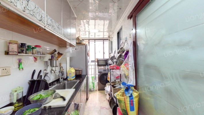 正规两房+精装修+生活便利+轻轨5号线+2015年小区-厨房