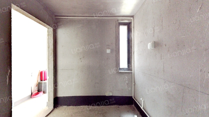 嘉禾苑亮白毛坯 电梯房两房 户型方正 适合居住-卫生间