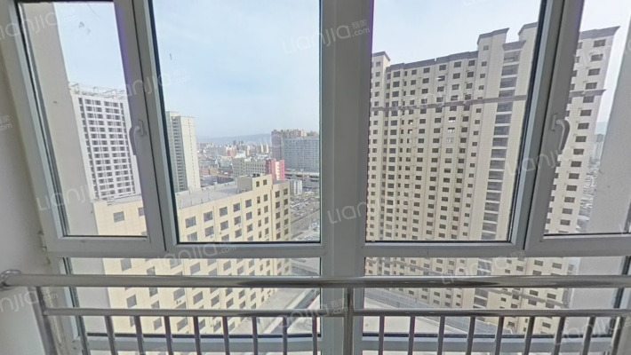 临南风广场的小公寓，电梯好楼层，朝南采光无遮挡-阳台