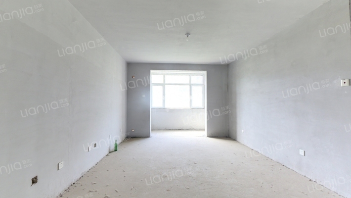 钢研院幸福家园小区，一层南北全明两居室，满五唯一-客厅