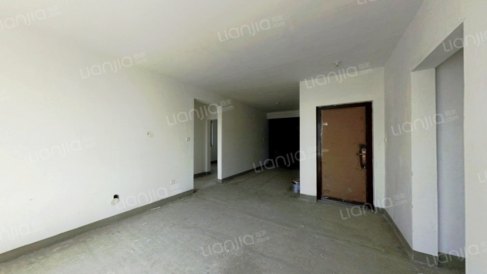 店长推荐，理想湾中间位置，中高楼层三居室，满二-客厅