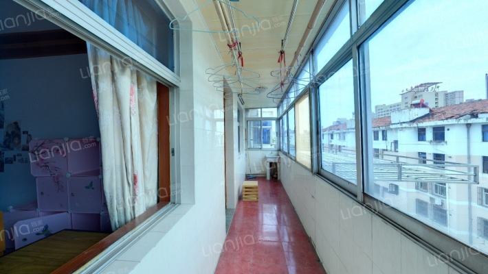 静海新村  精装三室  户型方正  采光好-阳台