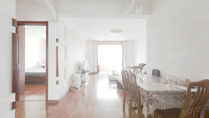 幸福嘉园  高素质人群社区  大楼间距 停车充足公摊小-餐厅