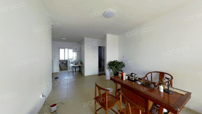 南北三居，拎包入住，业主诚意出售，户型方正-客厅