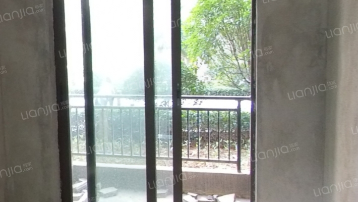 碧桂园紫辰府毛坯四房，前后双阳台，户型方正-阳台