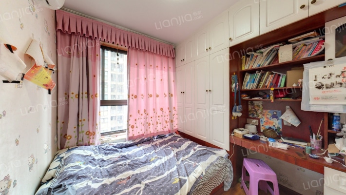 九龙坡精装三房带家具家电出售、诚心出售-卧室C