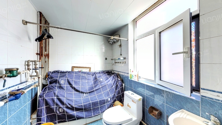 二康医院旁 绿茵小区正规三居 中间楼层 房本满-卫生间A