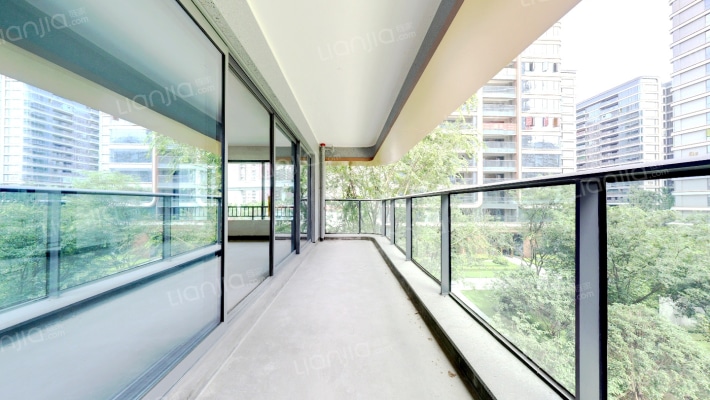 双套房，玻璃幕墙艺术大平层，全靠中庭，端户三面采光-阳台B