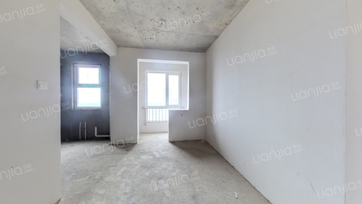 花田路 大社区 南北通透三居双卫 全明格局-餐厅