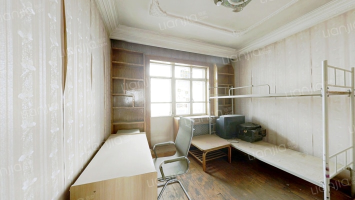 北京路铁路局西单商场对 面35小家属院二室房屋出售-卧室A