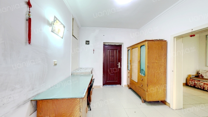 范阳路矿山局家属院南向正规一居-客厅