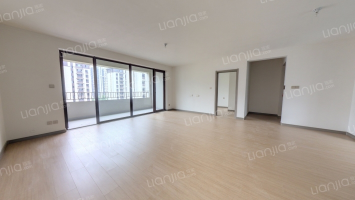 樾府国际  精装大三居 楼前5000平景观花园  中高楼层-客厅